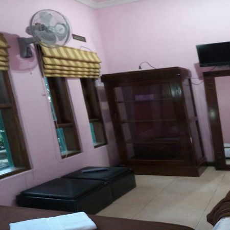 Seventeen homestay Bandung Buitenkant foto